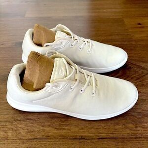 Merino’s Women's Natural White Slip-On Shoes Size 10